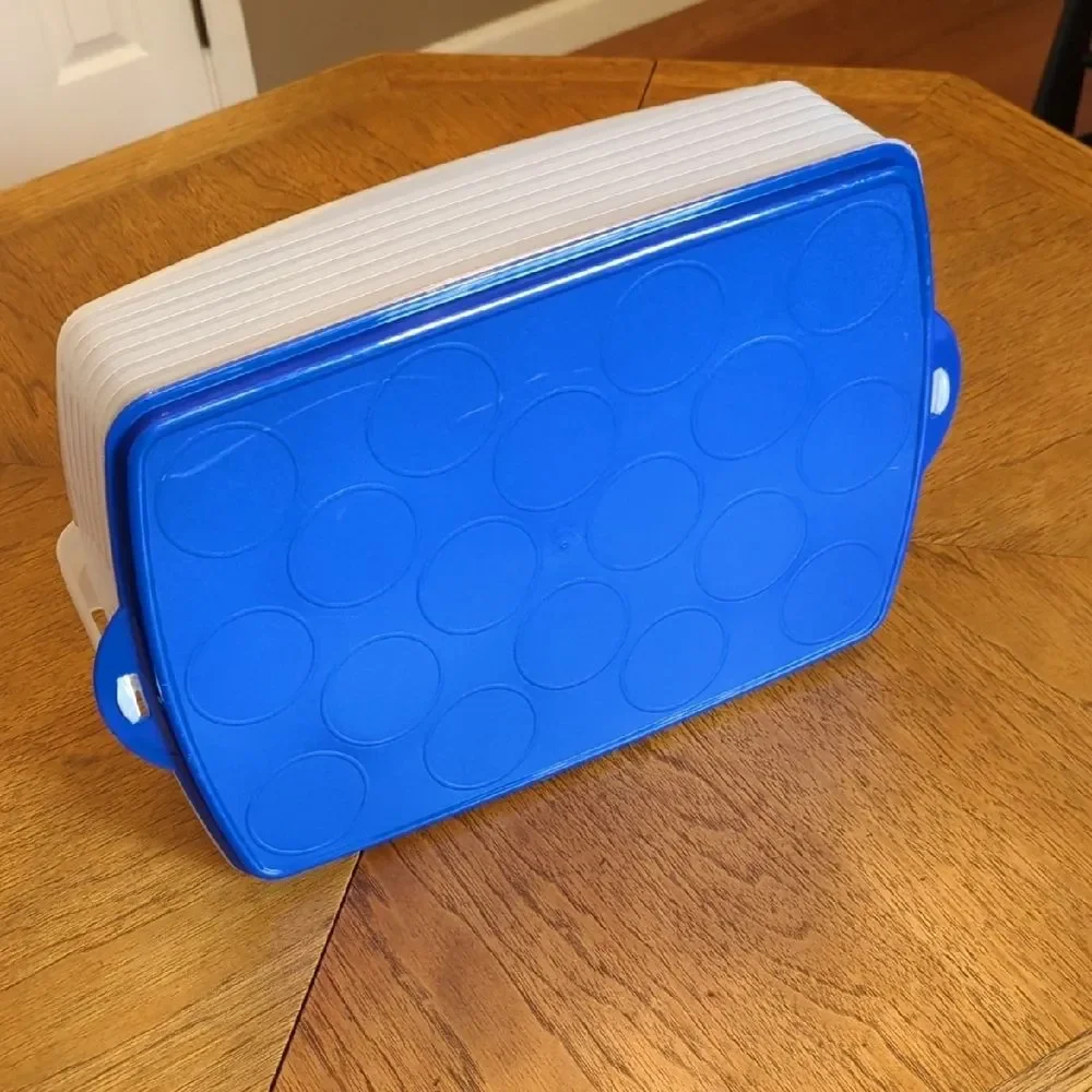 Tupperware Cake Taker And Cupcake Storage Container & Carrier